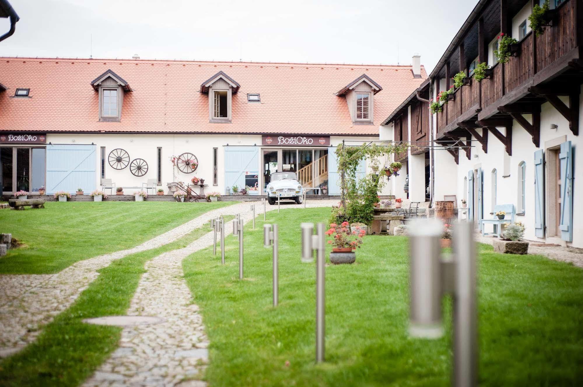 Pensjonat Wellness Bozi Oko 4*